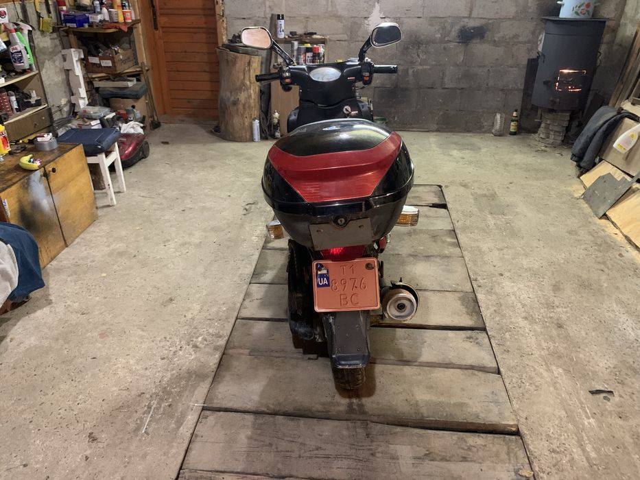 Продам скутер 80 кубів