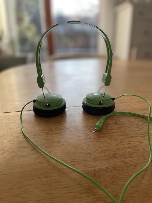 Słuchawki przewodowe zielone
