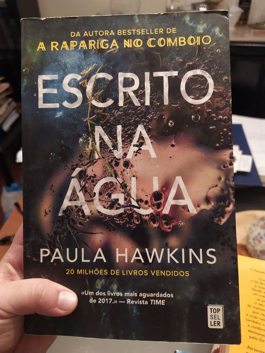Escrito na água de Paula Hawkins