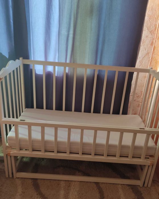 Дитяче ліжко з матрацом