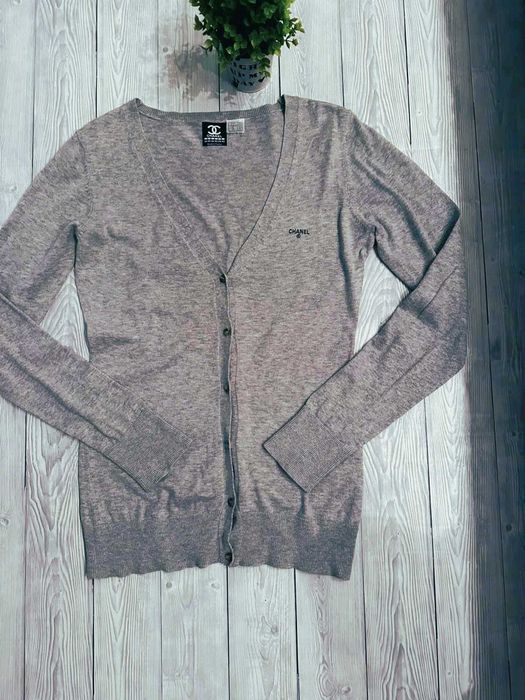 Серая мягкая кофта Chanel на пуговицах