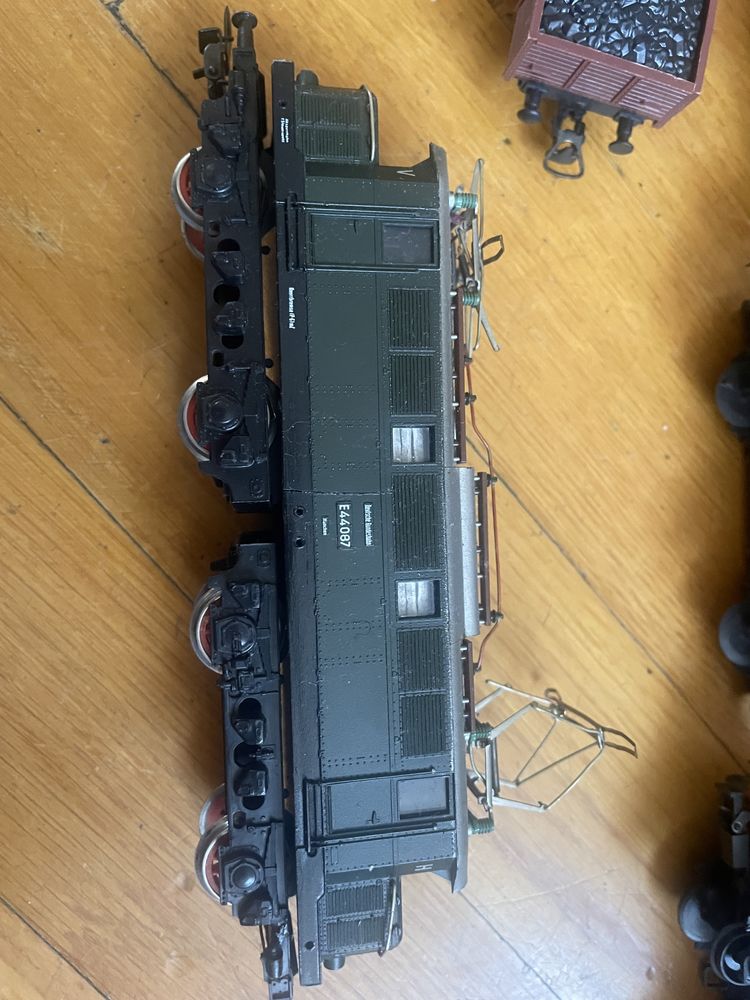 Kolejka Piko lokomotywa elektryczna E44087