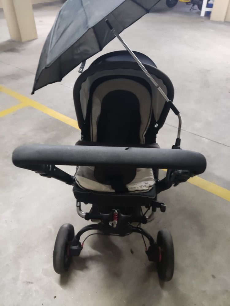 Carrinho de passeio e baby cook