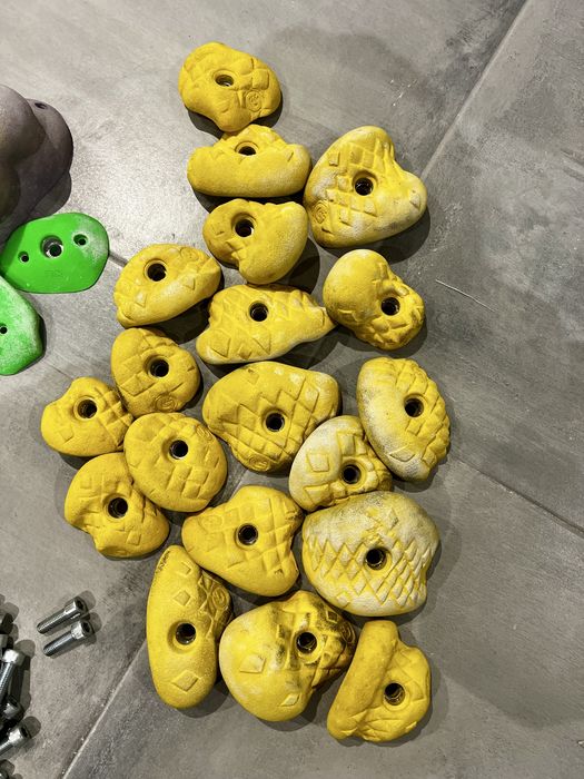 Uchwyty wspinaczkowe + struktury