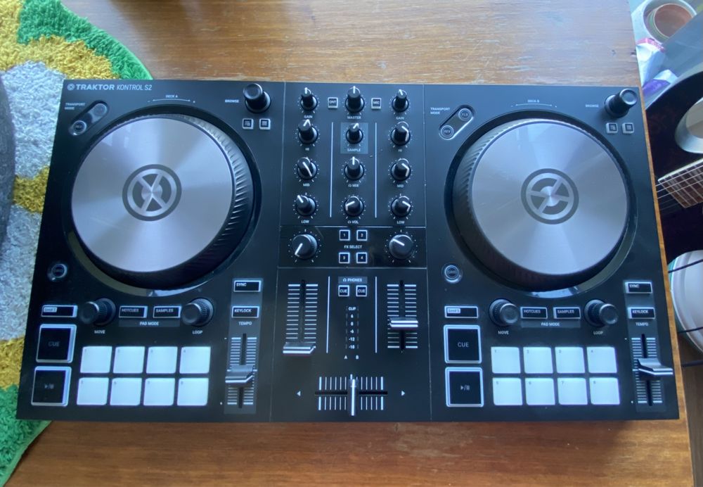 Native Instruments Traktor Kontrol S2 DJ