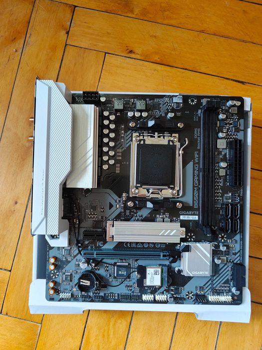 Комплект Gigabyte B650M GAMING WIFI AM5 + AMD Ryzen 5 7500f // ++