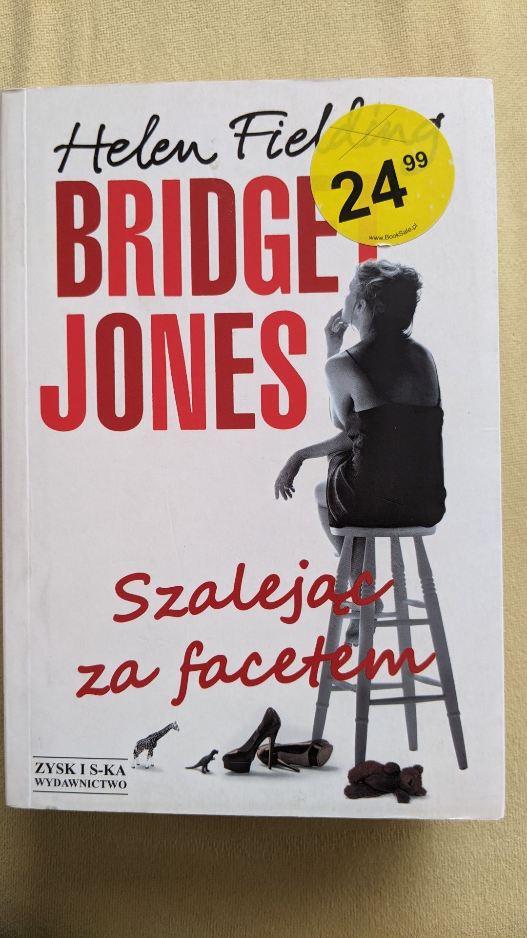 Książka Bridget Jones szalejąc za facetami.