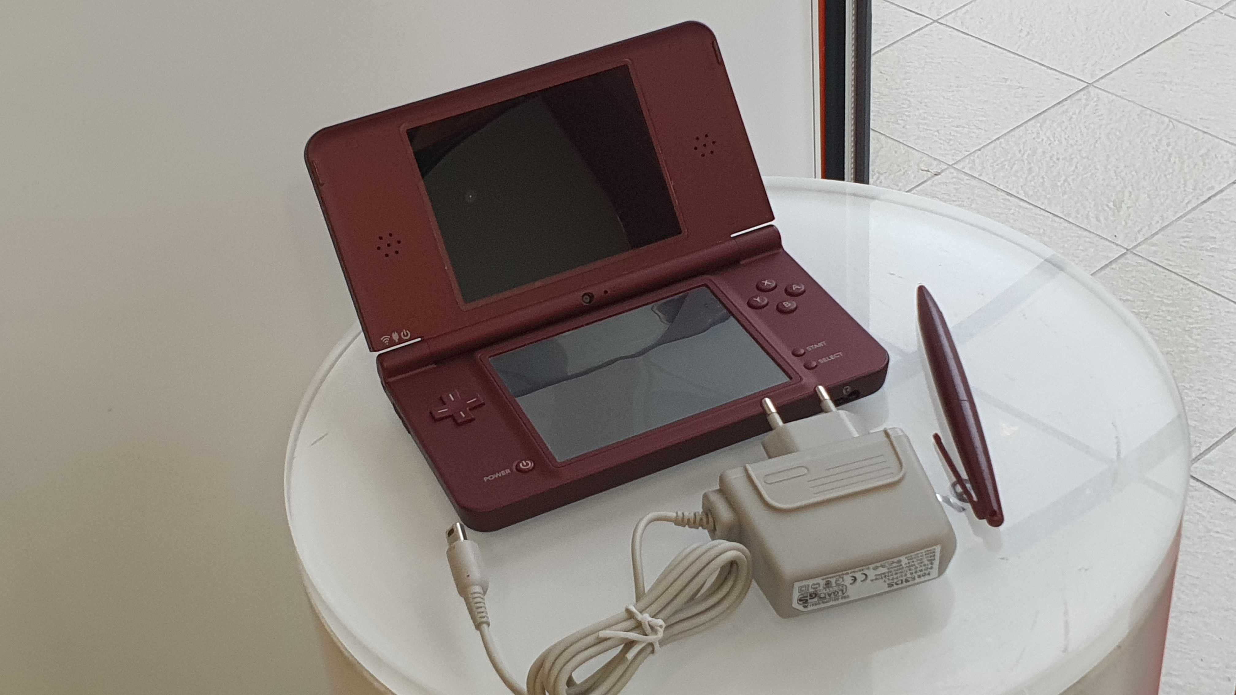 Konsola Nintendo DSi XL Red+Etui+Słuchawki+Rysiki Sklep Zamiana