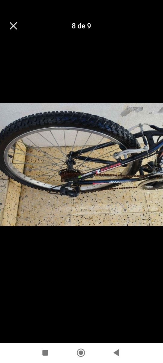 Bicicleta preta de adulto