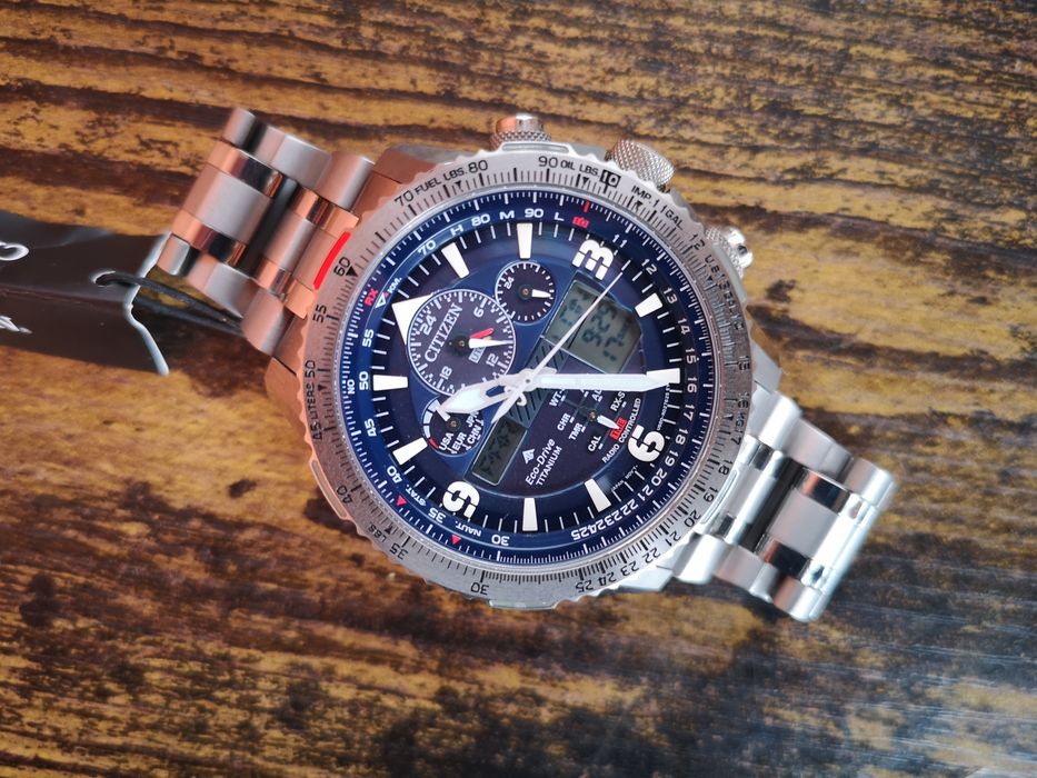 Nowy radiowy tytanowy zegarek Citizen Promaster SKY EcoDrive JY8100-80
