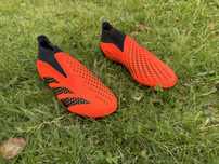 Chuteiras Adidas  predator + saco