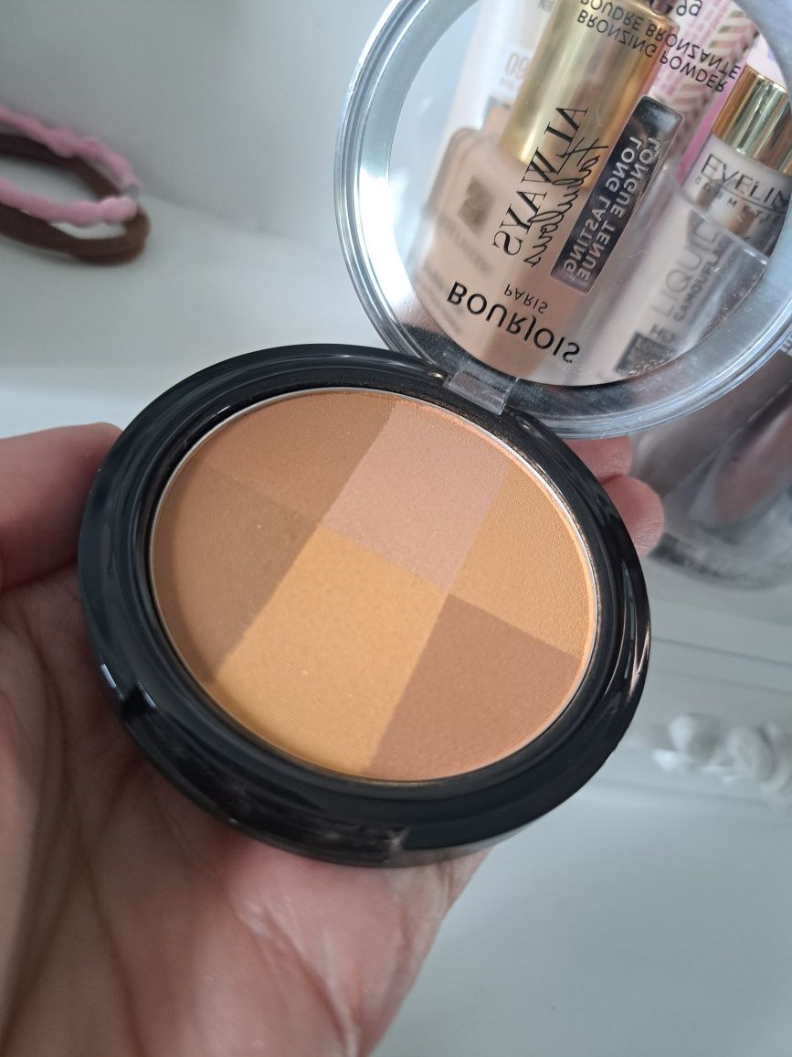 Bronzer puder bronzujacy Bourjois