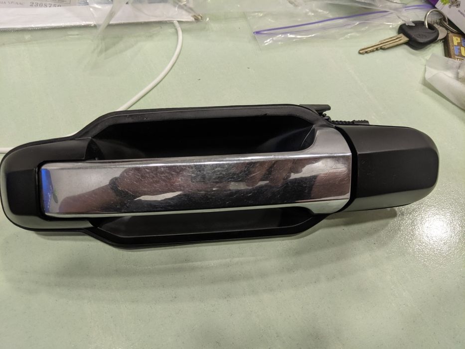 Ручки дверні зовнішні з хромом та без нові на Кіа Соренто