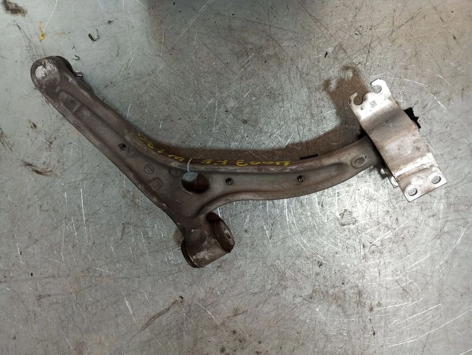 Braço de suspensão frente esquerdo MERCEDES-BENZ Classe A (W176)