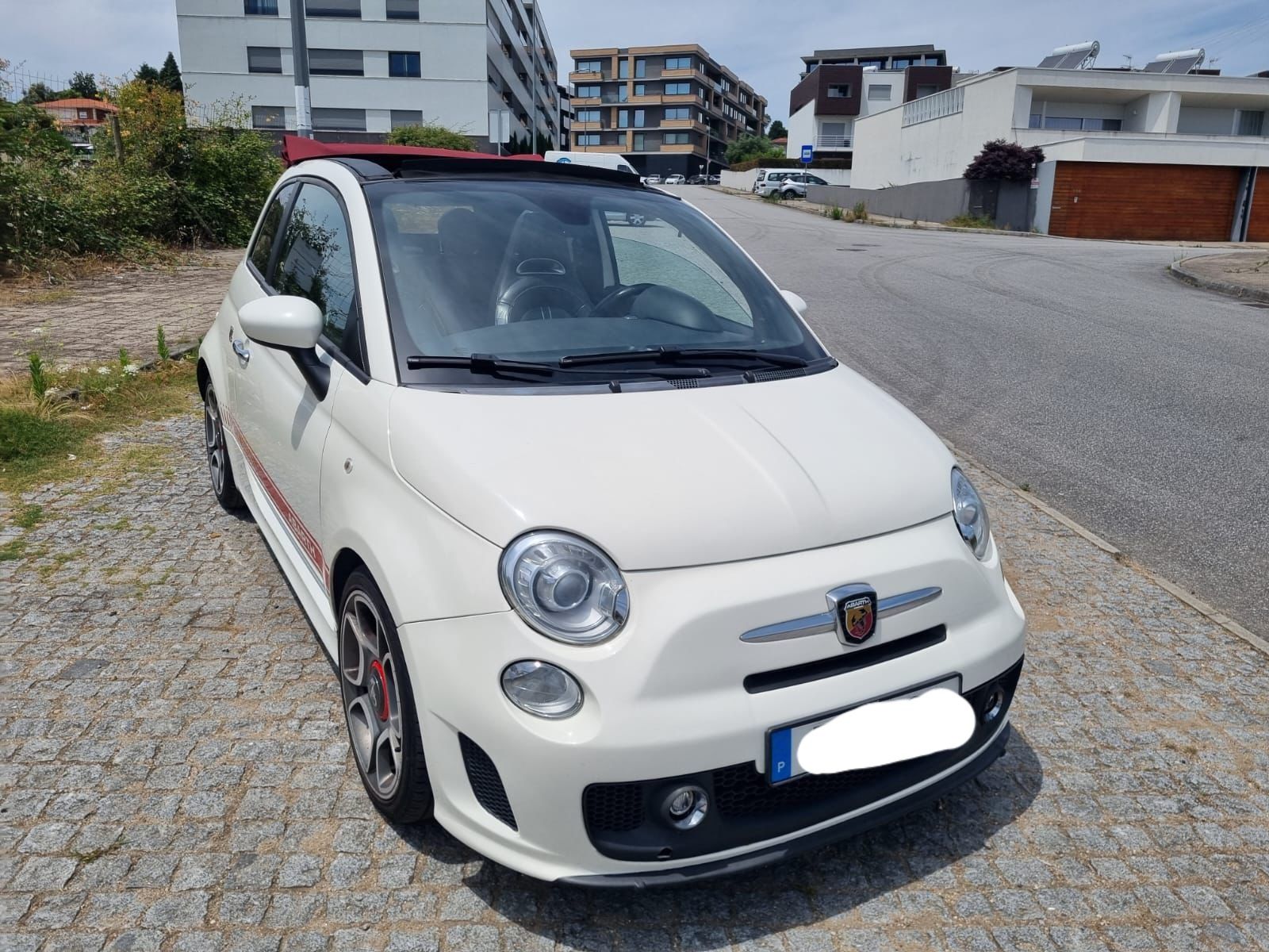 Fiat 500 Abarth.