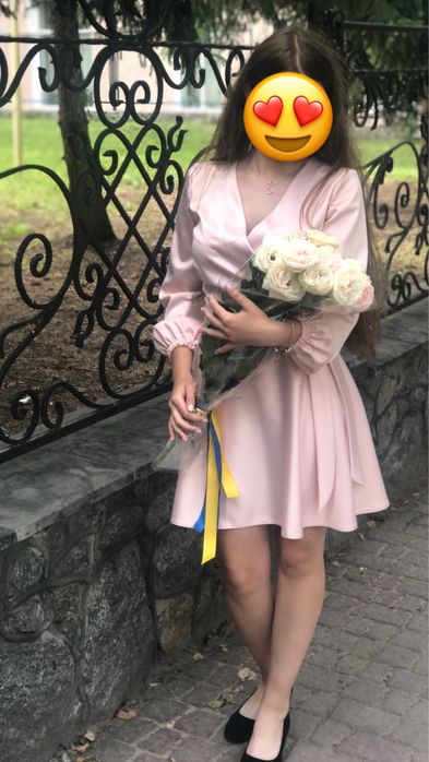 Продам елегантну атласну сукню