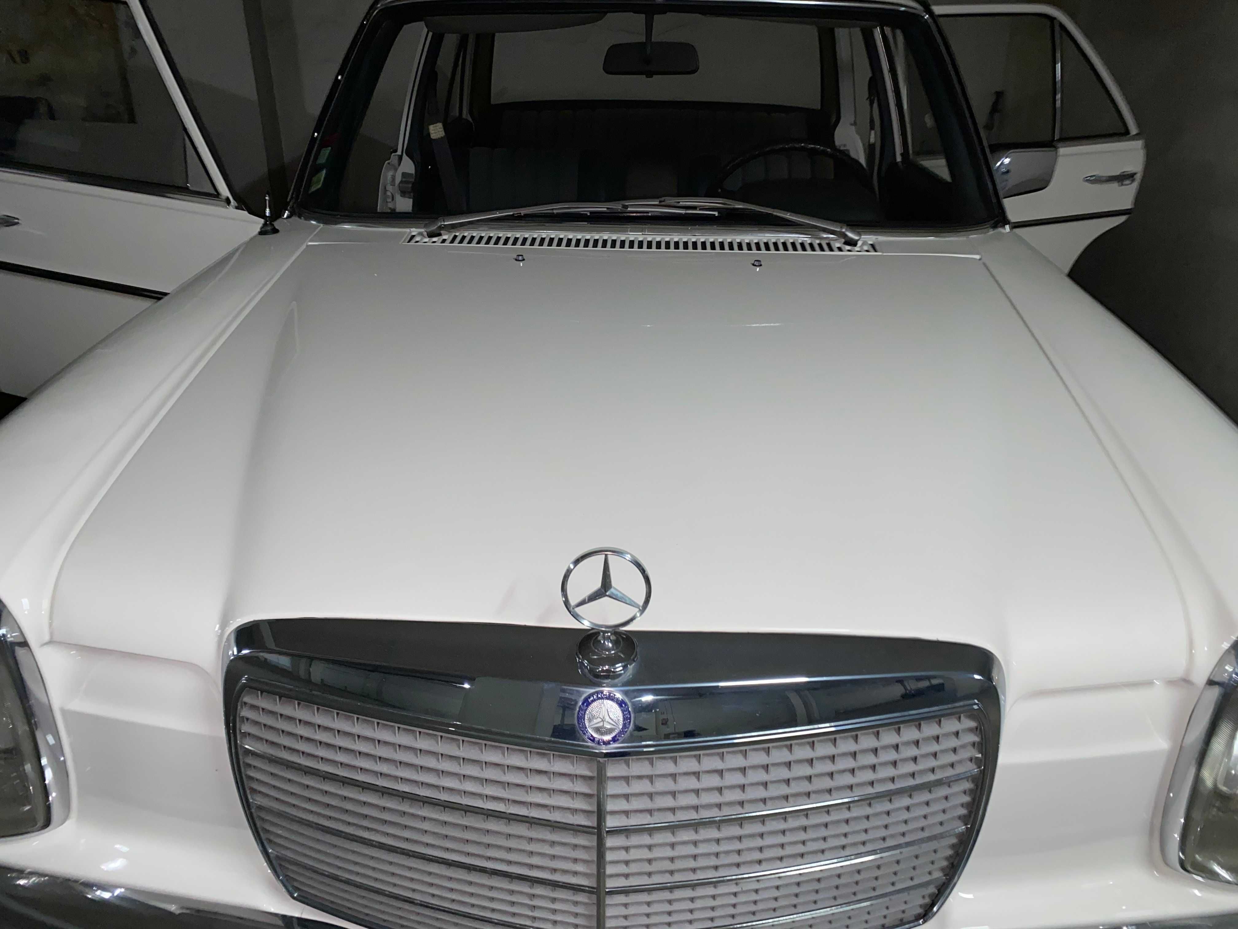 Mercedes Benz W114 230