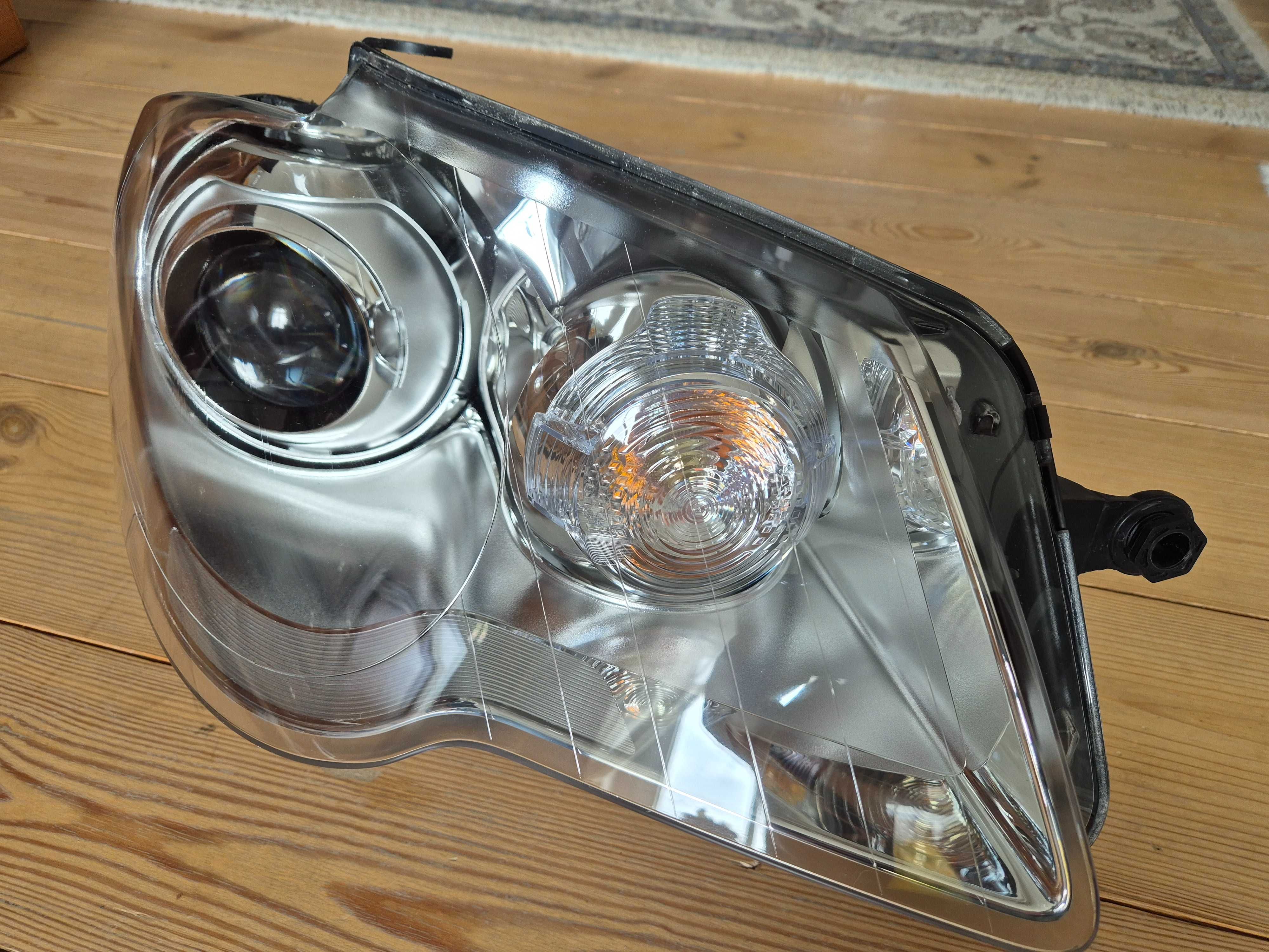 Volkswagen touran lift lampa przód prawy