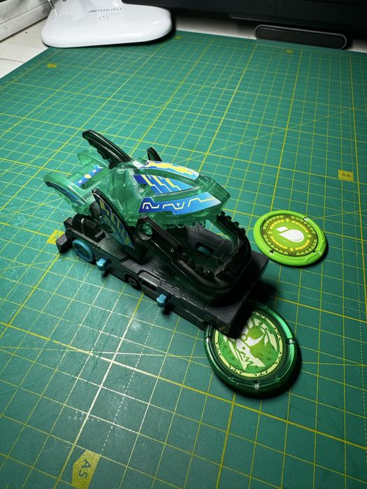 Машинка-трансформер Screechers Wild S2 L1 Шаркоїд (EU684204) скричер