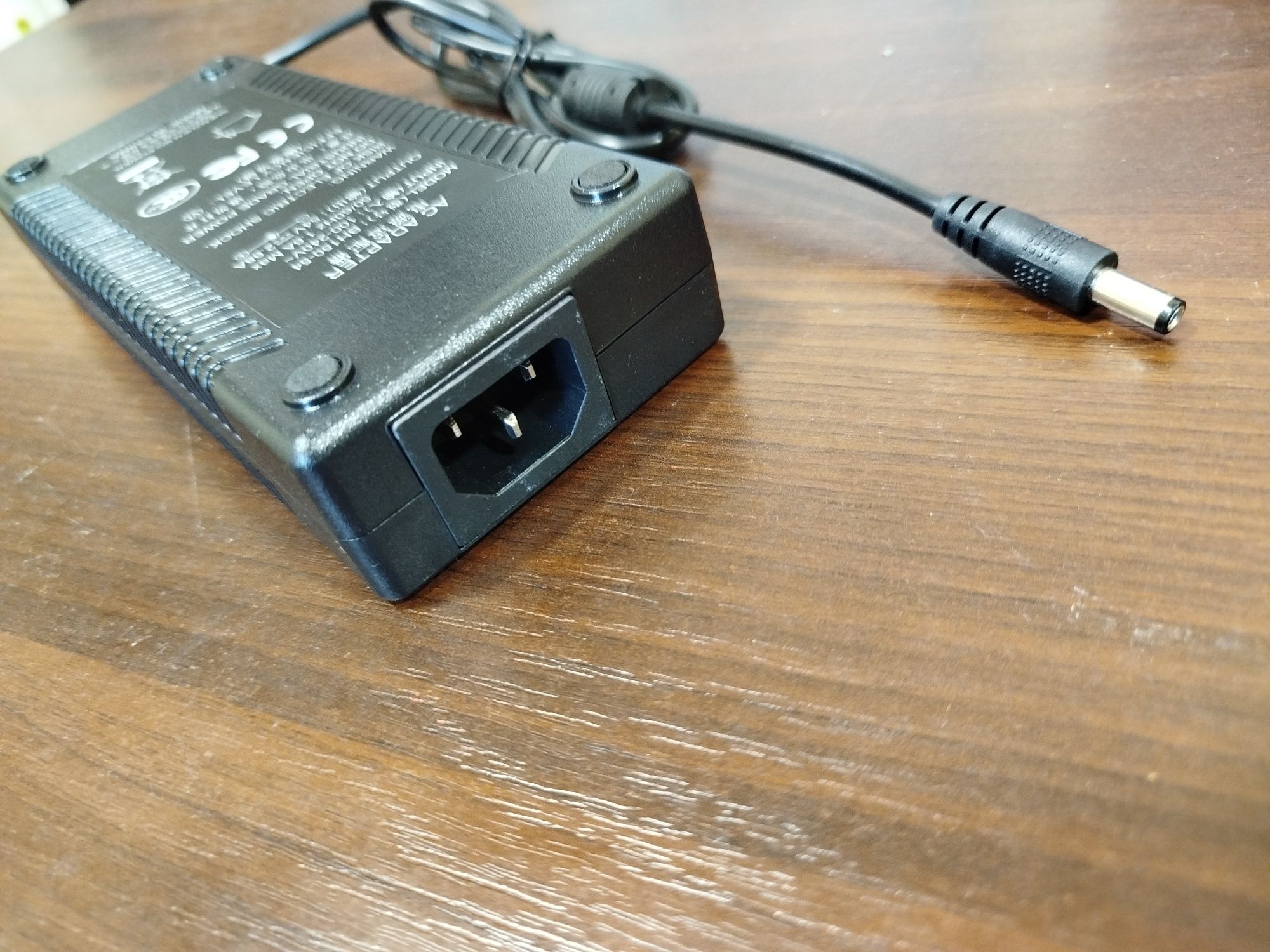 Продам Гигабитный коммутатор S6004G-CGS-I POE
Тип устройства: Коммутат
