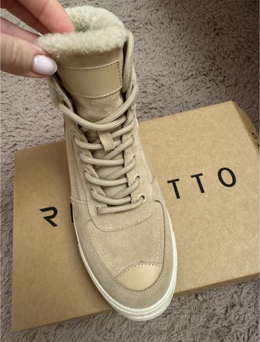 Продам зимові чоботи