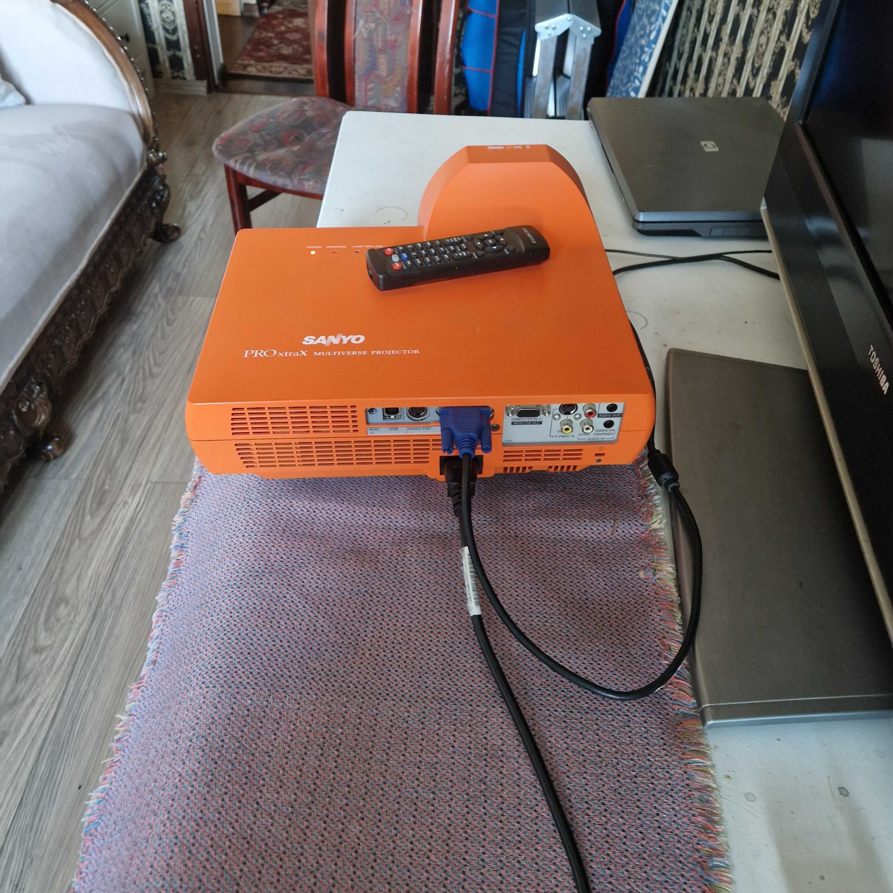 Projektor rzutnik Sanio PRO xtraX Multiverse PLC-XE40 XGA