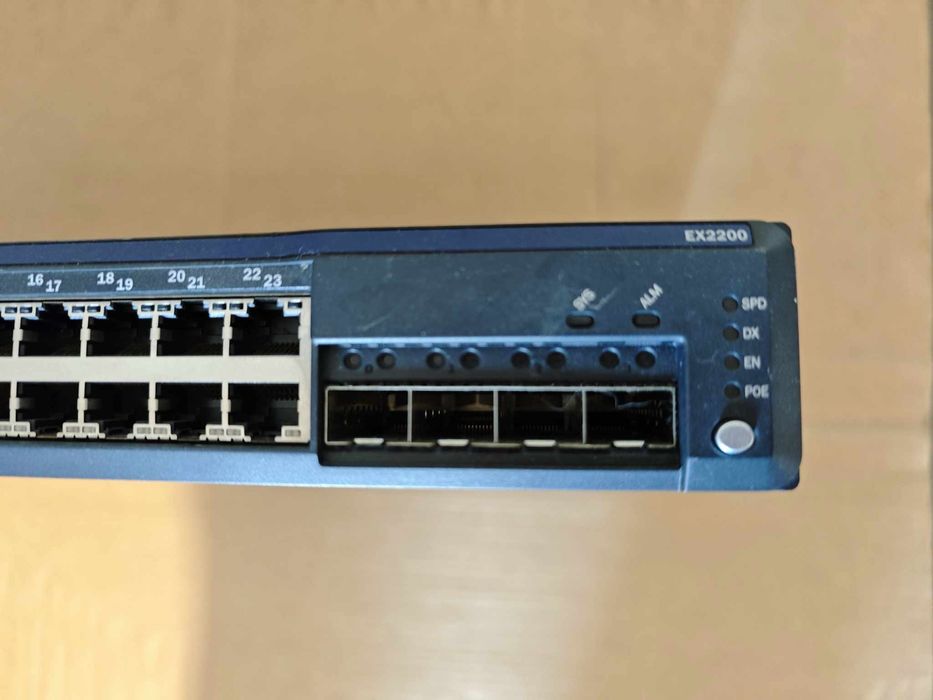Switch juniper EX2200-24T-4G 24x1GB 4xSFP