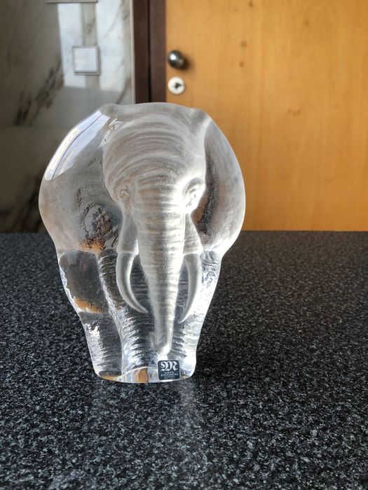 Estatueta em Vidro com imagem de Elefante