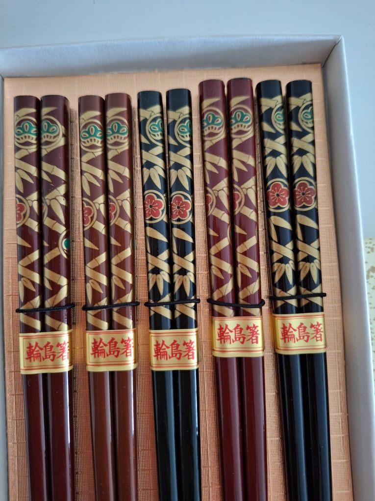 Conjunto de pauzinhos japoneses