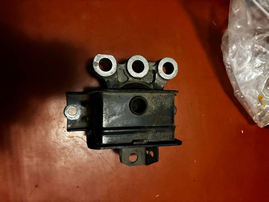 Комплект 3× подушки двигателя/коробки б/у