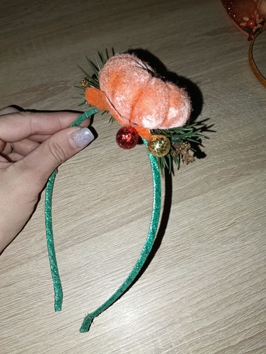 Обруч мандаринки та білочки