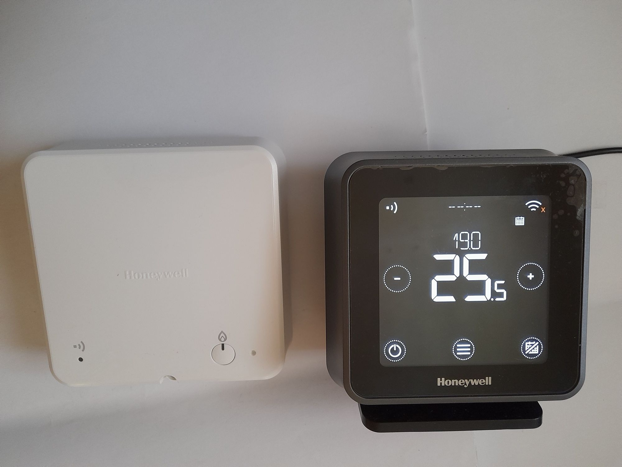 Honeywell T6R Wireless Smart Thermostat розумний термостат