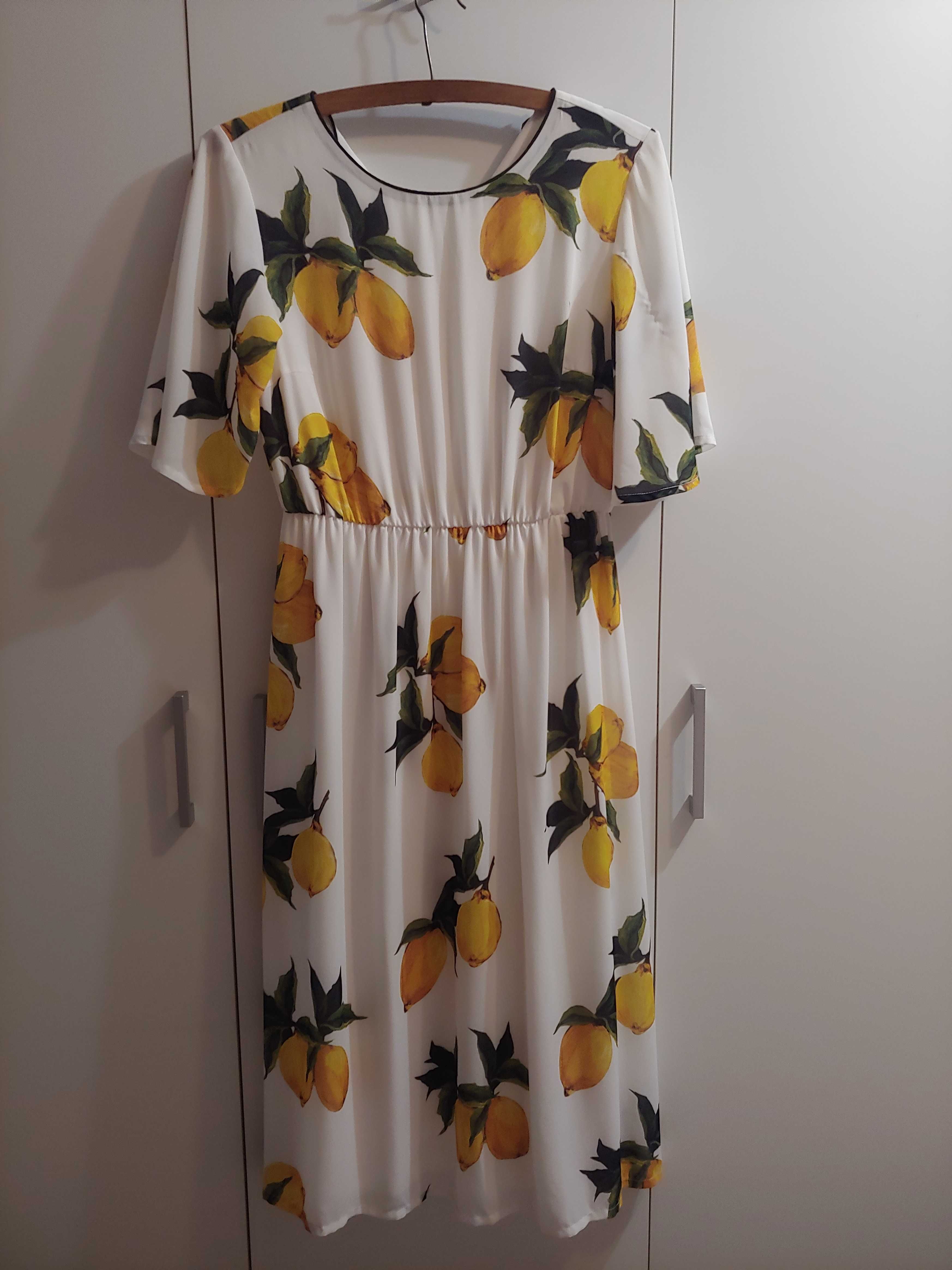 Długa sukienka w cytryny