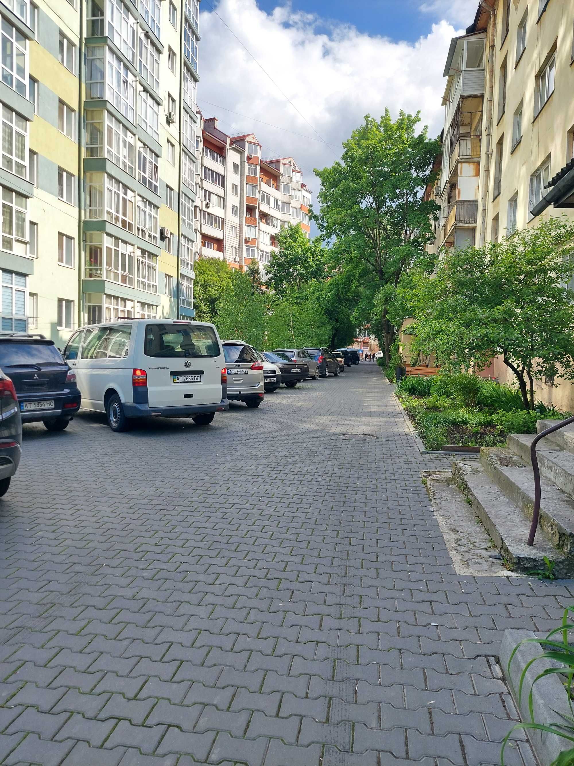 Оренда 3к в.Галицька( центр,до моста )