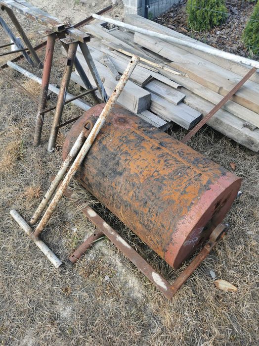 Walec ogrodowy do trawy.