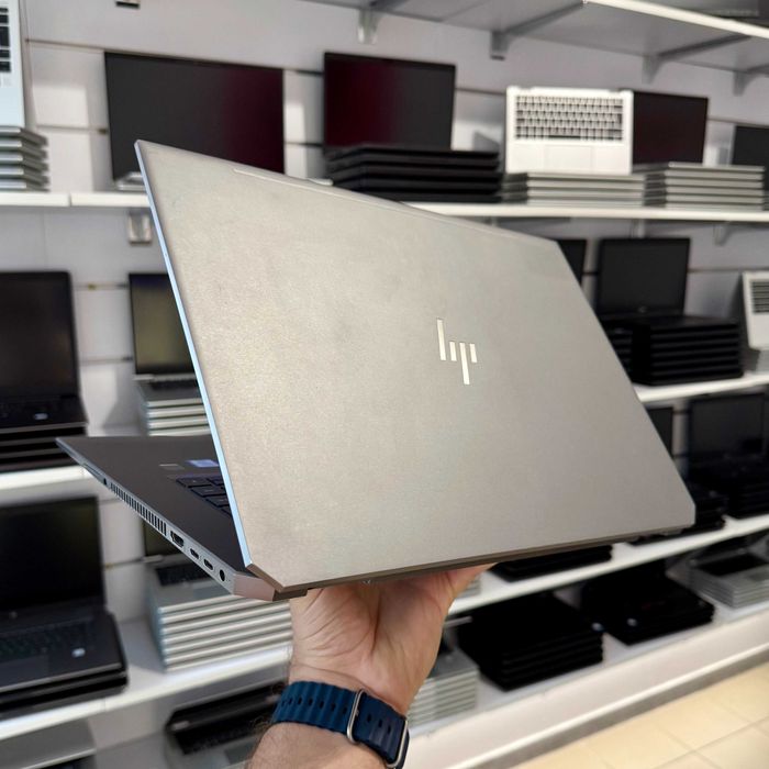 Laptop HP ZBook Studio 15" G5 i7-9gen / Nvidia 4 GB / 16 RAM / 512 SSD