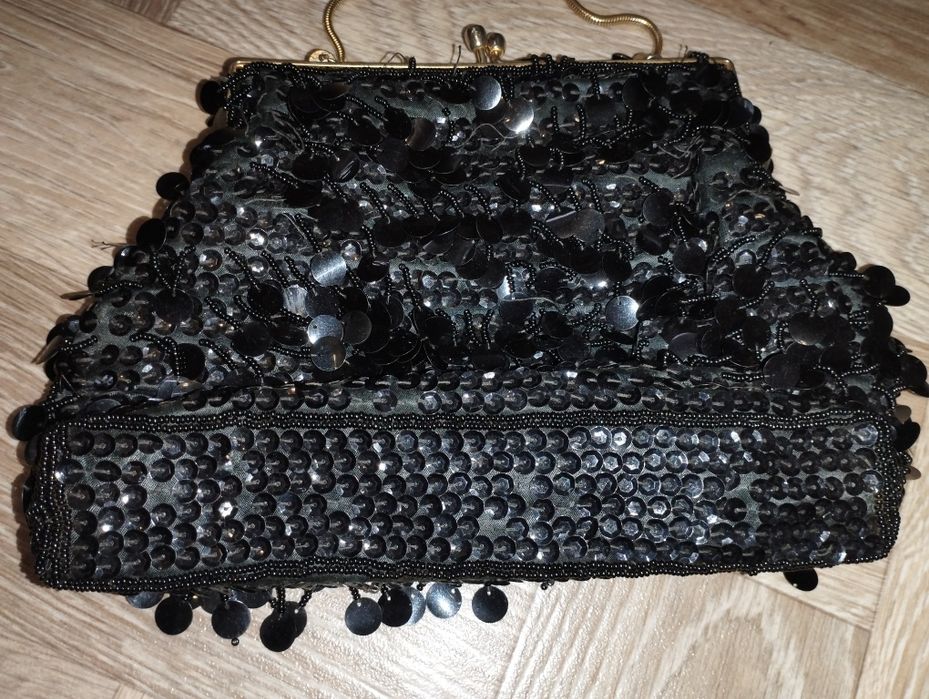 Яркий вечерний клатч