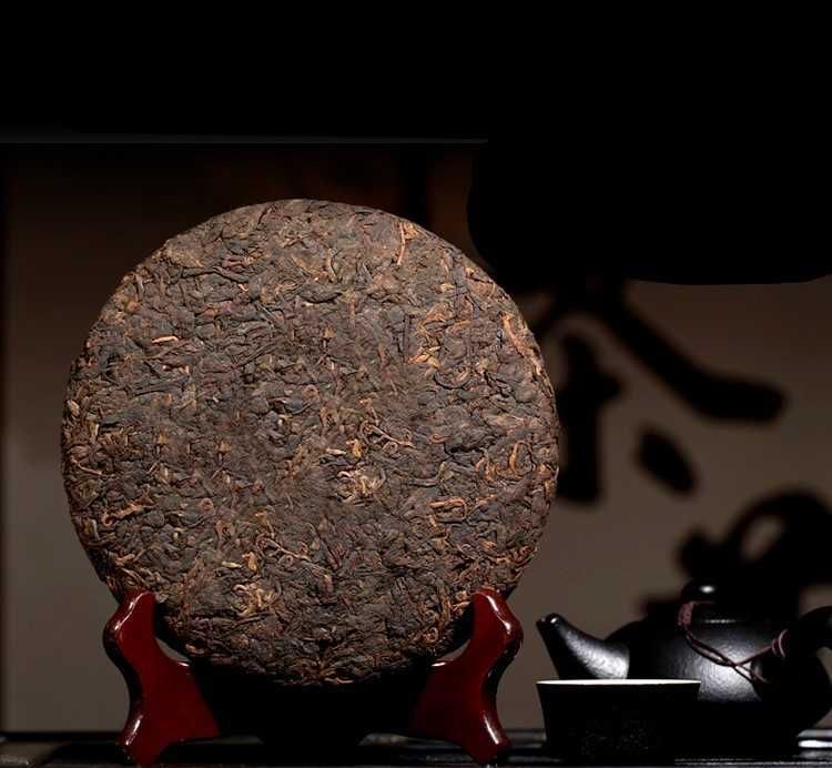 Leżakowany Shu Pu-erh z 2007 roku, pu-erh Lao Ban Zhang,  placki 357 g