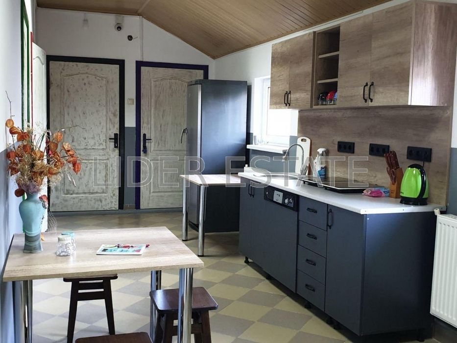 Продам хостел в центрі Ужгорода