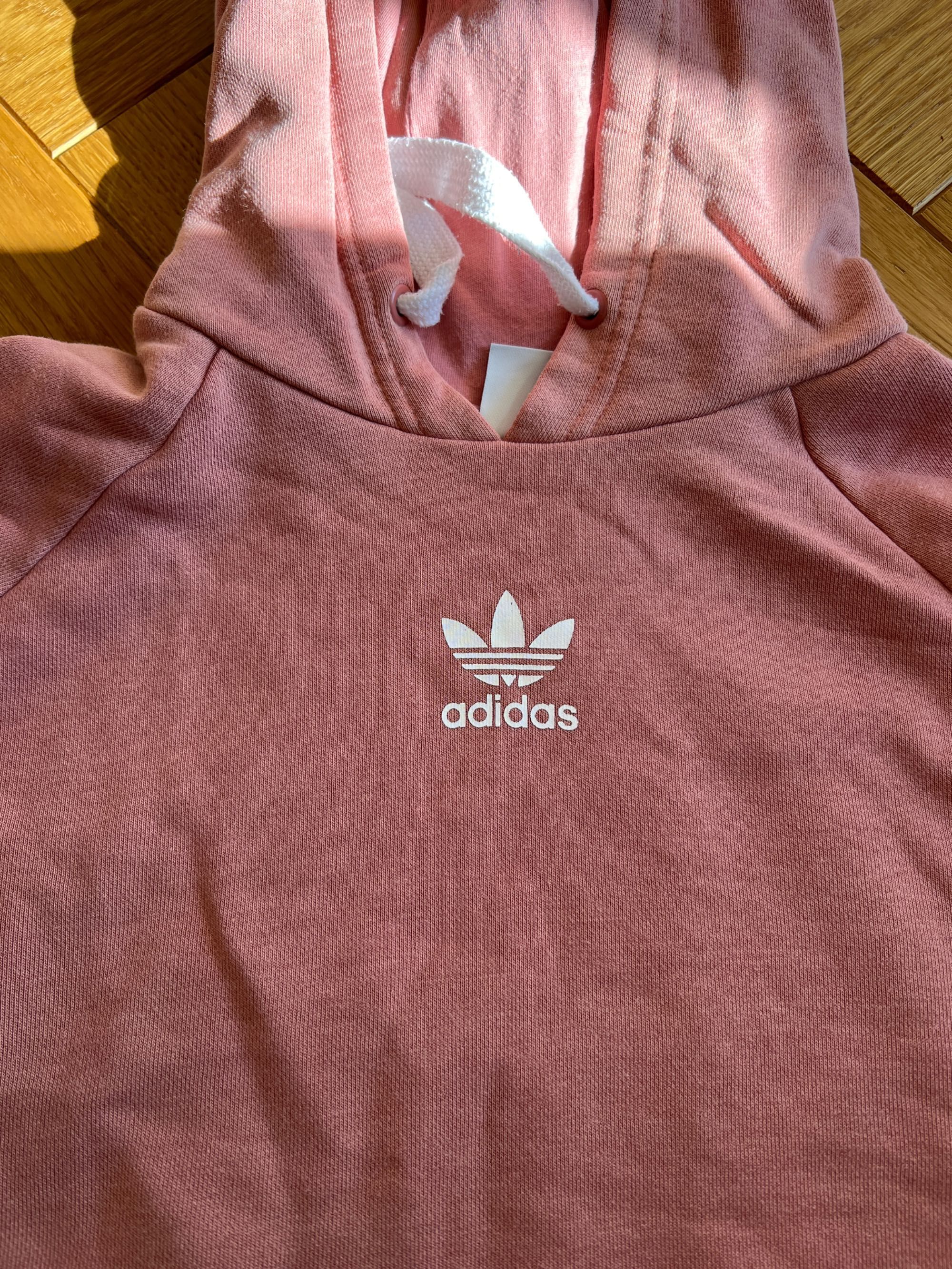 Adidas S różowa bluza z kapturem krótszy krój