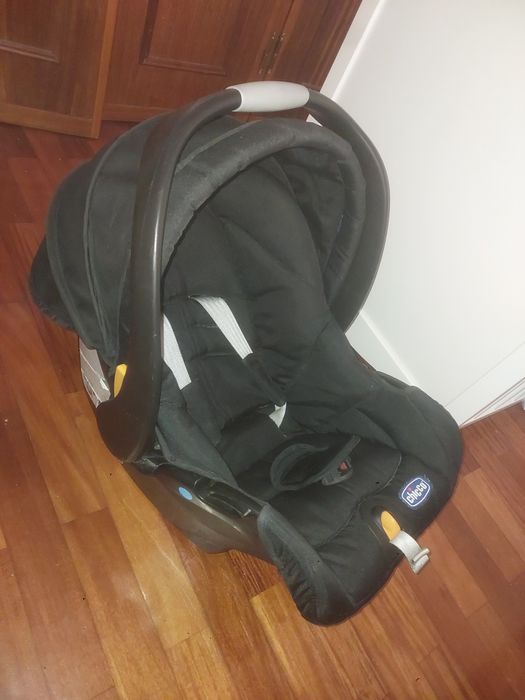 Ovo CHICCO com base para carro