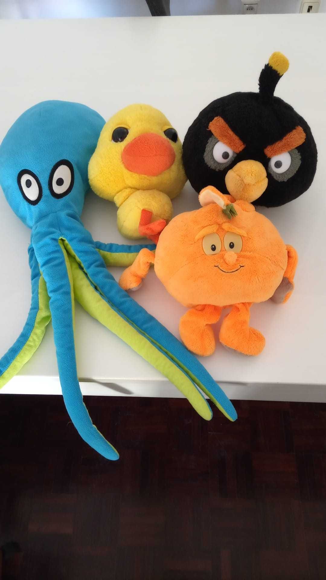 Conjunto de peluches vários - Bom estado