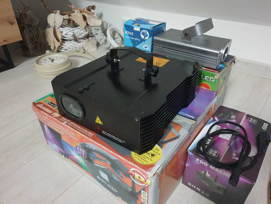 Laserworld CS-1500RGB Laser dyskotekowy DPSS aircooled DMX512 ILDA