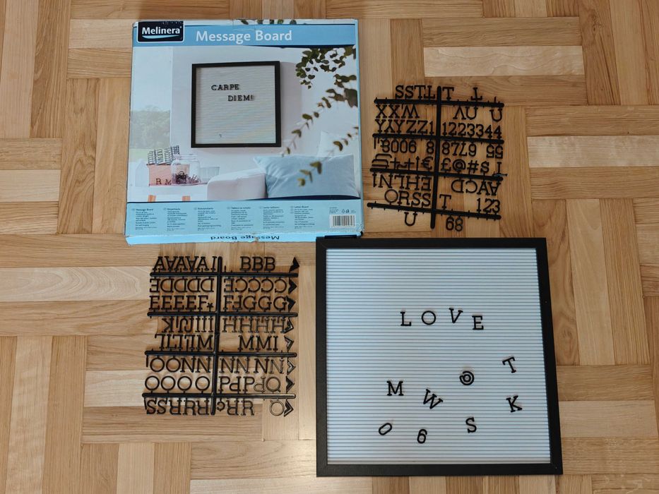 Kwadratowa tablica z literami na notatki zdjęcia na ścianę Melinera