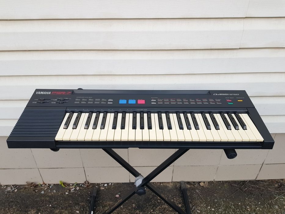 Синтезатор Yamaha PSR-7 +1/ CASIO CT-395,  на 49 клавіш, б/у