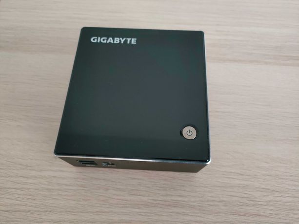 Mini PC Gigabyte GB-BXi3H-4010 z Windows 10 Pr