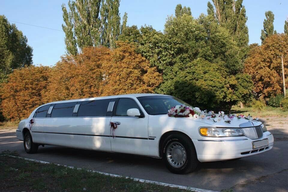 Аренда заказ лимузинов в Запорожье!Прокат свадебных лимузинов.