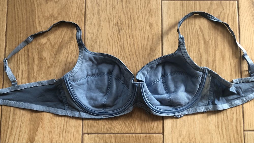 Biustonosz Triumph 85B