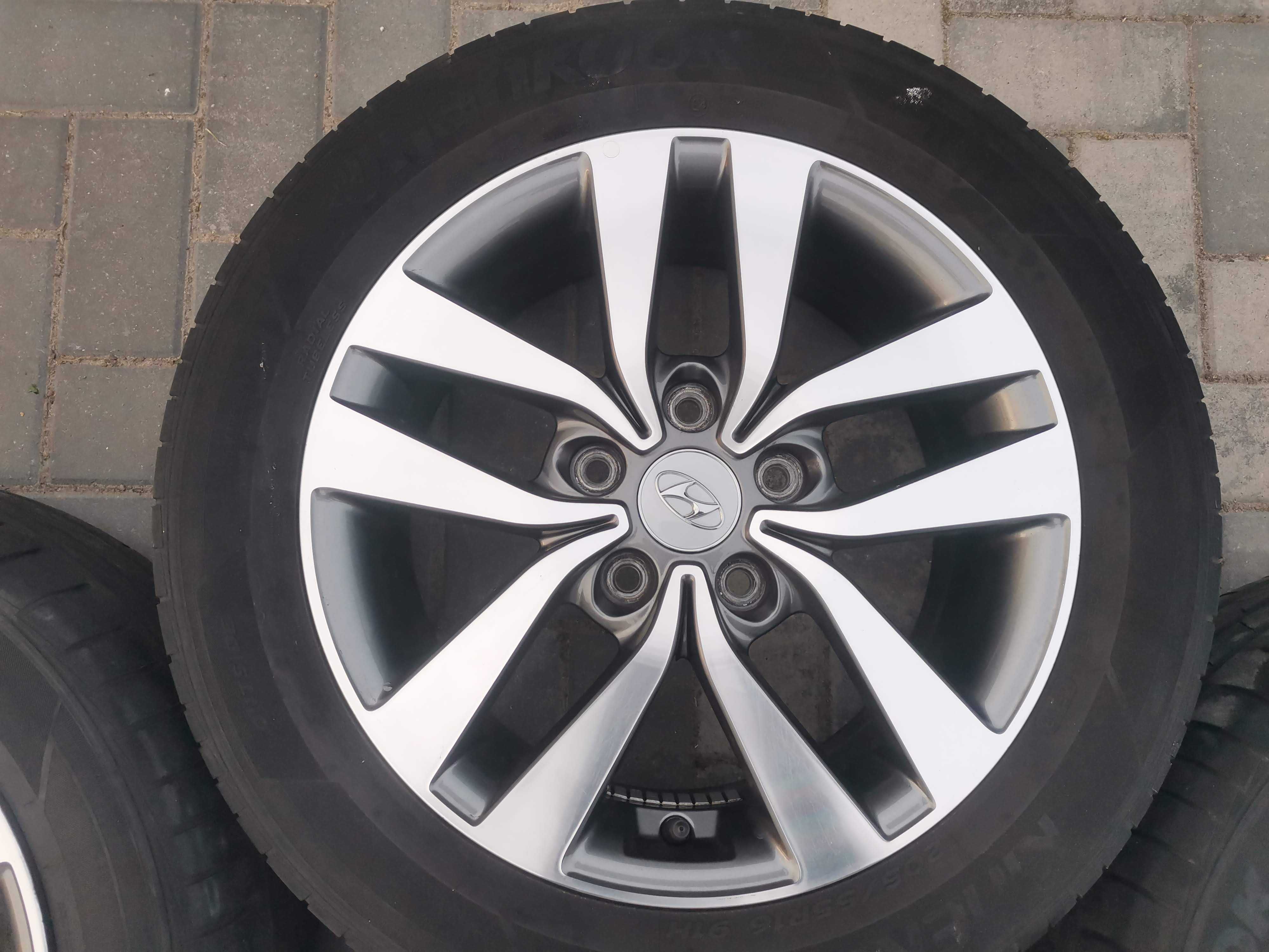 Felgi HYUNDAI I30 Tucson ix20 ix35 i40  6.5Jx16H2 5x114,3 ET50 TPMS
