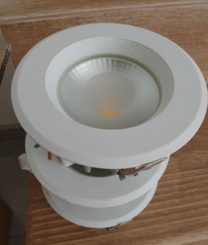 Lampy halogenowe cały karton 19 sztuk